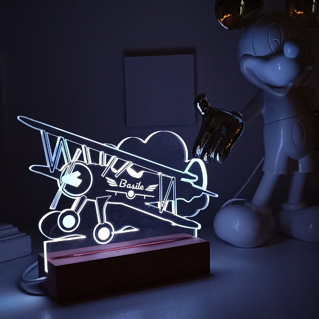 Lampe veilleuse avion biplan personnalisée LED blanc en bois et plexiglas